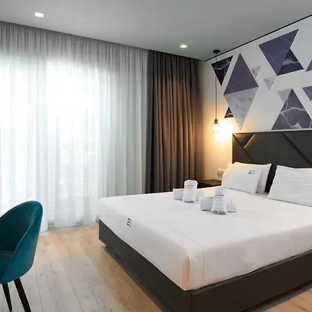 Urban Elephant Apartahotel 4*